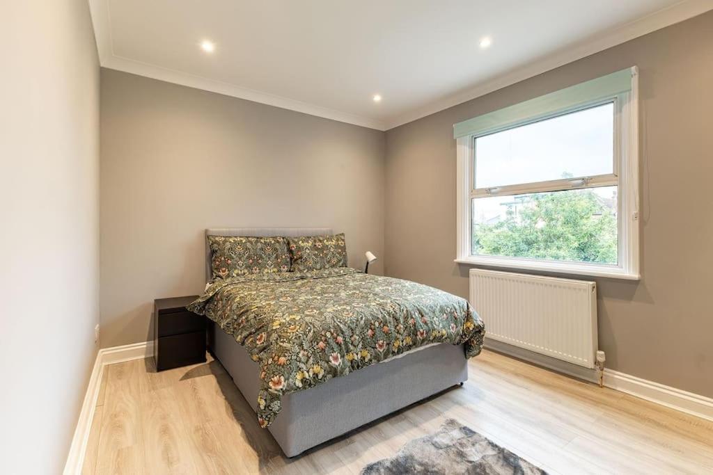 Appartamento Cozy 3-bedroom Flat In Willesden *