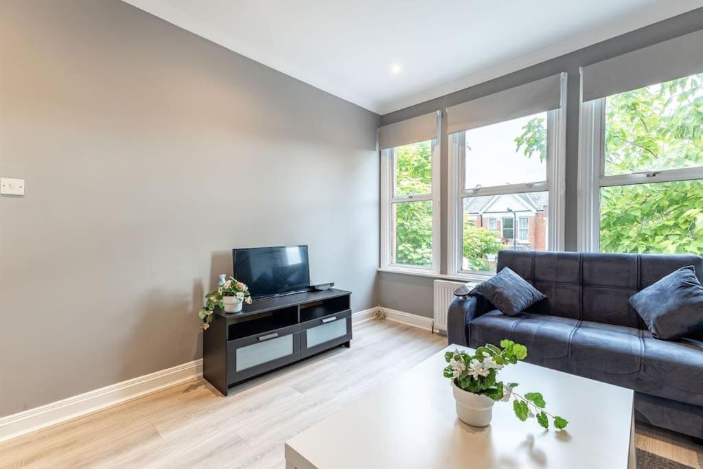 Appartamento Cozy 3-bedroom Flat In Willesden